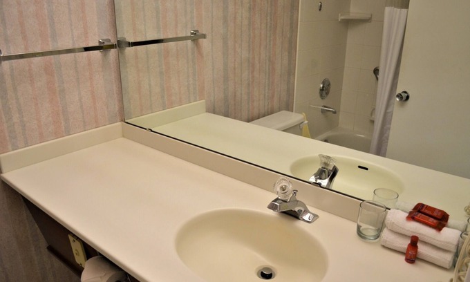 South Richland House | Amon Park Studios - Apartment 4
