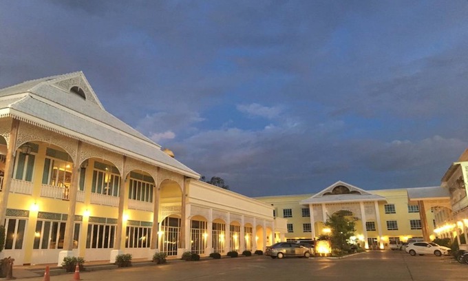 Phrae Hotel | Amonruk Hotel 2