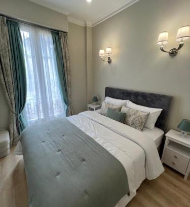 Carre d'Or Apartment | Amour-35