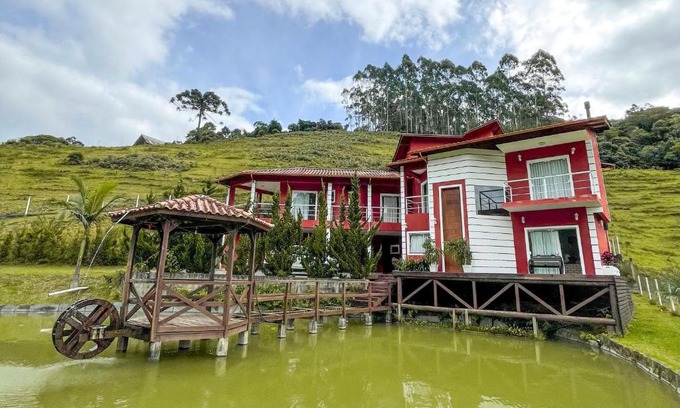 Aguas Mornas Villa | AMPLA CASA DE CAMPO - Afaven