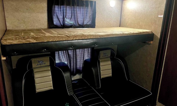 Bridgeport House | Ample Lakeside Travel Trailer