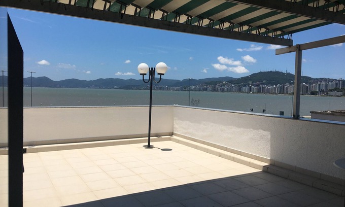 Estreito Apartment | Ample penthouse overlooking the waterfront - Great location