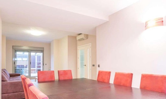 Almendrales Apartment | Amplio apartamento a 15 minutos de la puerta del Sol