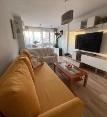 Parque Ayala Apartment | Amplio apartamento, playa, tren