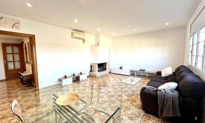 Ca n'Amat Apartment | Amplio Apartamento