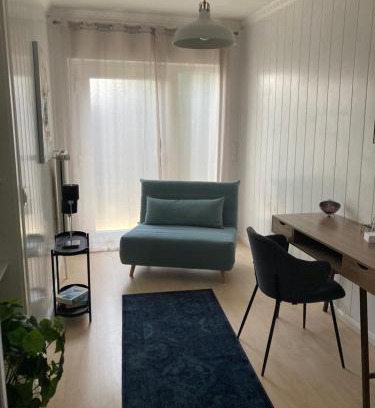 Taunusstein Apartment | AMSELWEG am Waldrand gelegen Netflix eigener carport uvm