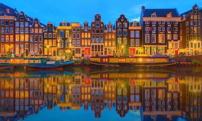 De Weteringschans Apartment | Amsterdam City Center Apartment-The best place to explore the city on foot