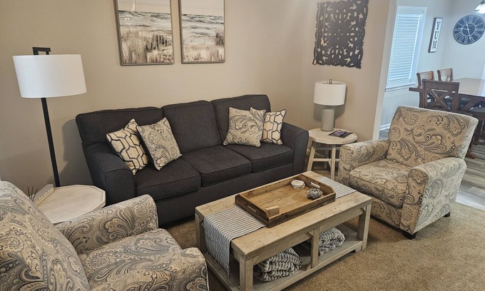 Brighton House | Amy's Country Cottage 3BR/2BA