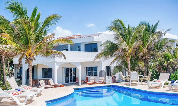 Akumal Villa | An Akumal Classic with Unique Location. Great Pool! Great Value!