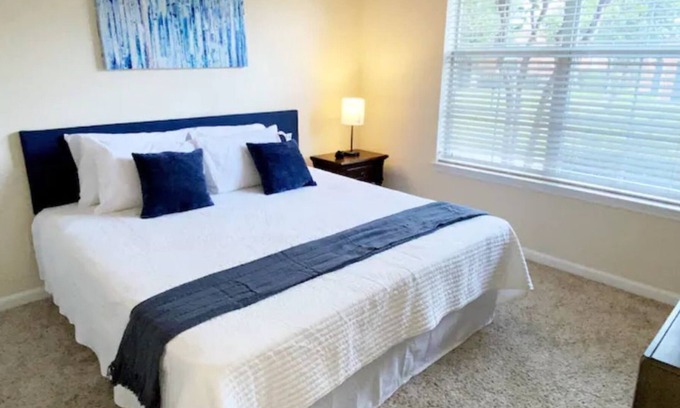 Westchase House | An Amazing 3 bedroom 2 full bath Apartment Unit.!