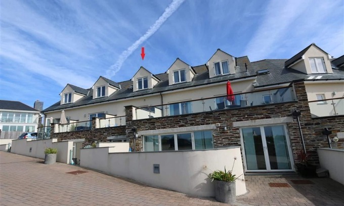 Treyarnon Cottage | An apartment that sleeps 4 guests in 2 bedrooms