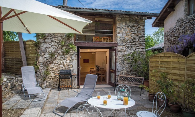 Rochechinard House | An artist's studio awaits you in the Vercors Regional Nature Park.