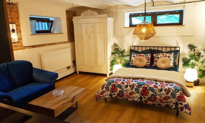 Brynow Apartment | An Atmospheric, Conveniently Located Studio With a Free Parking Spot