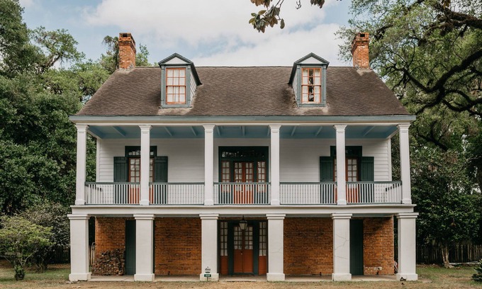 Lafayette House | An Authentic Cajun Experience right in the heart of Lafayette