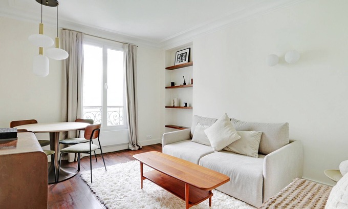 Notre-Dame-des-Champs Apartment | An Elegant 1-BR in Saint-Germain