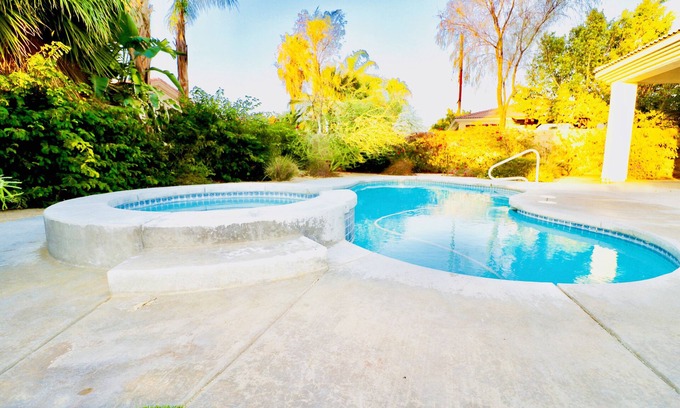 Palm Desert House | An Elegant Palm Desert Home, Great Nightly Rate!