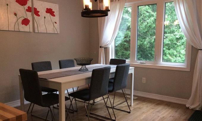 Wasaga Beach House | An entire home with the cottage feel
