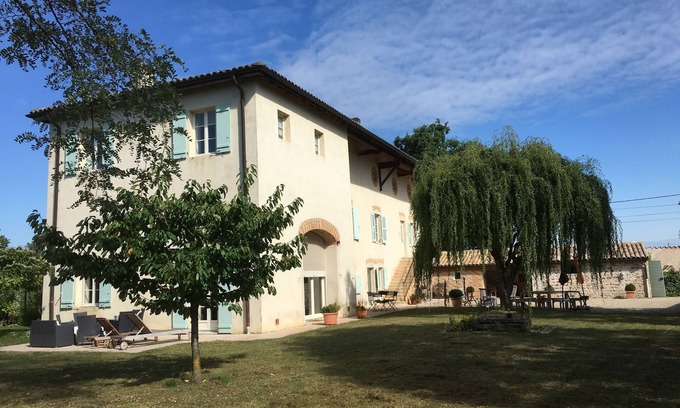 Corcelles-en-Beaujolais Apartment | An independent apartment in a traditional house at the foot of
