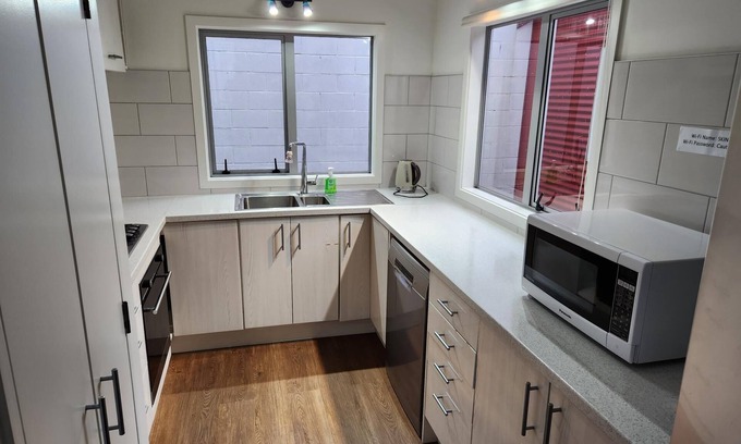 Newtown House | An Inner City 4-bedroom Townhouse With two Carparks
