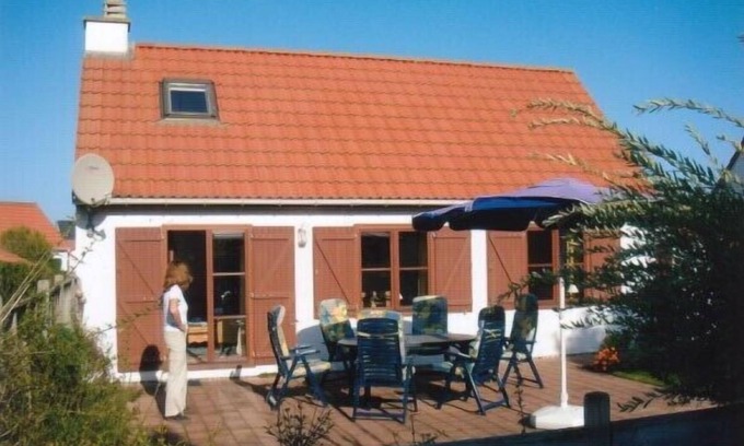 Bredene House | An inviting vacation home close to the beaches in a peaceful location