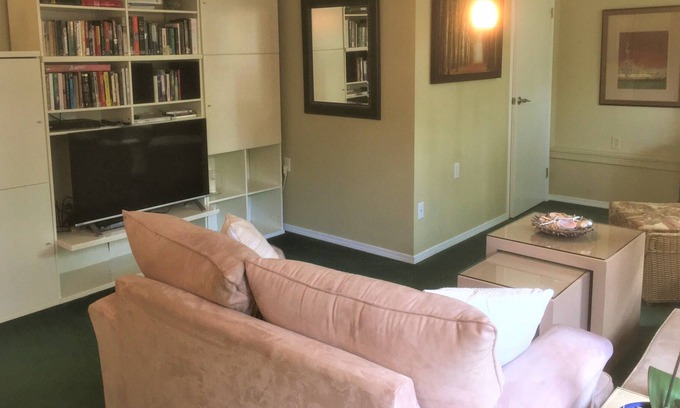 Cowichan Bay House | An Oasis By The Bay Rental Suite