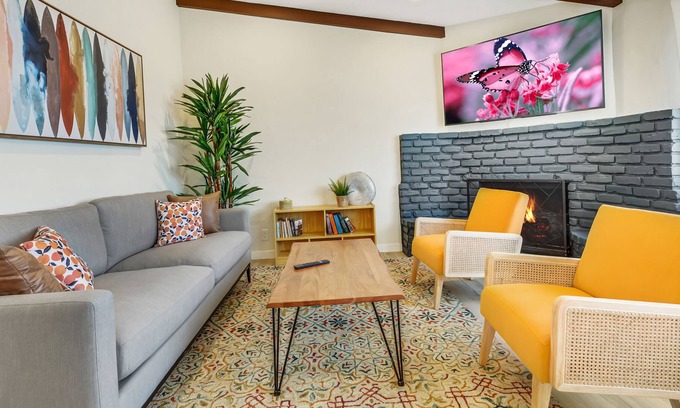 Agua Dulce House | An Outstanding Relaxing LA Oasis Perfect Vacation - North Hollywood