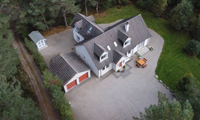 Nethy Bridge House | An Teallach luxury holiday home in Cairngorm National Park - Wifi