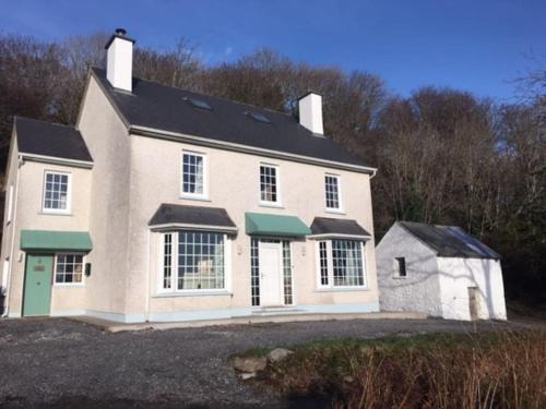 Killybegs House | An Uaimh , superb 6 bedroom house.