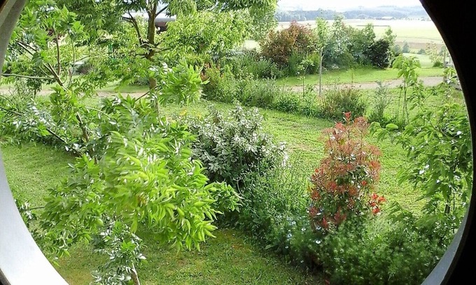 Pauilhac Bed & Breakfast | An unusual night in a gypsy caravan, with hotel services in the middle of nature.