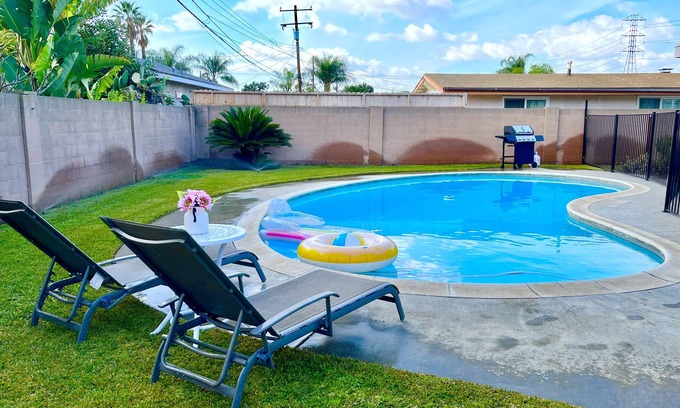 Southwest Anaheim House | 🍎💦Anaheim Pool house near Disneyland and Knotts