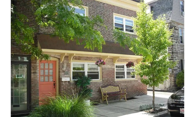 Chestnut Hill Apartment | Anam Cara Extended Stay