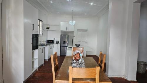 Muckleneuk Villa | Anashe Home