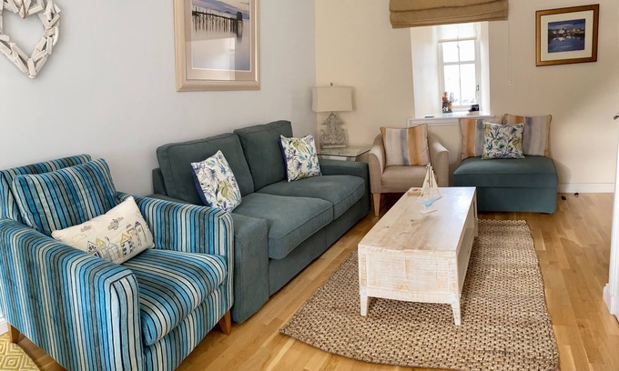 Anstruther Cottage | Anchor Cottage - private parking, sleeps 5