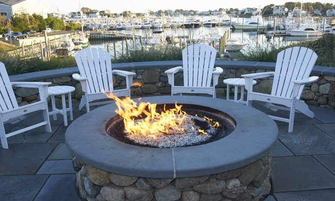 Hyannis Hotel | Anchor In Distinctive Waterfront Lodging