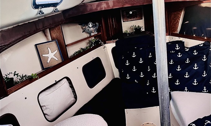 Cortez Resort | Anchor out!
