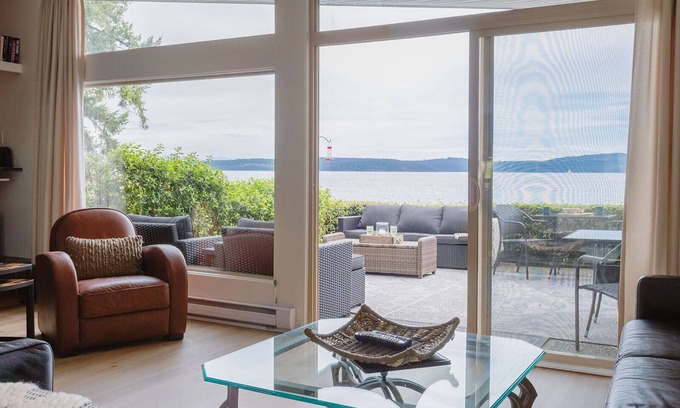Yellow Point Condo | Anchor's End at Inn of the Sea. Ocean front, ground floor condo. Pet friendly.