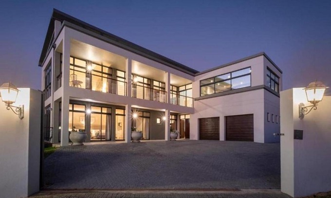 Bothastrand House | Anchor's Haven Hersham