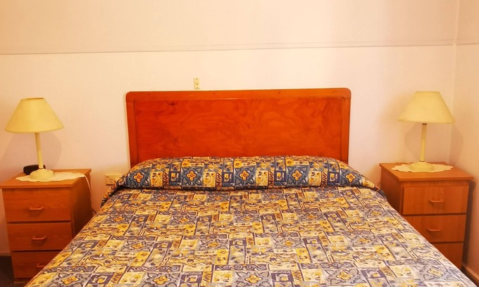 Lakes Entrance Cottage | Anchorage long term rent unit, 3 months min, no pet allowed.