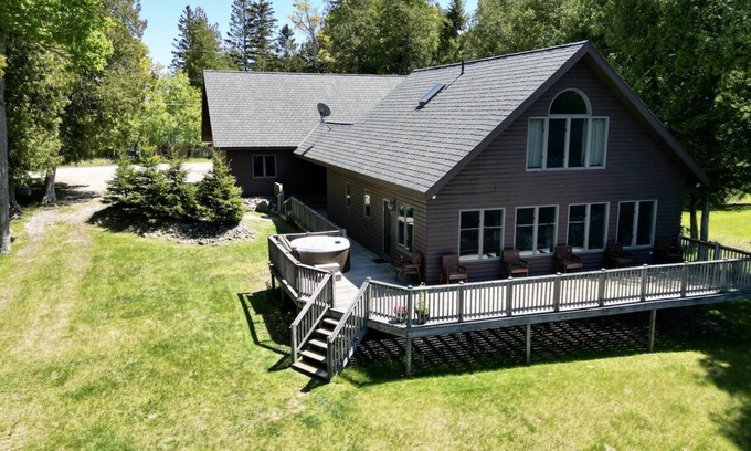 Drummond House | Anchorwood Cabin on Drummond Island