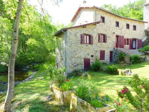 Ferrieres-sur-Sichon House | Ancien moulin rénové, idéal pour familles : nature, jeux, pêche, proche de Vichy, tout confort inclus - FR-1-489-212