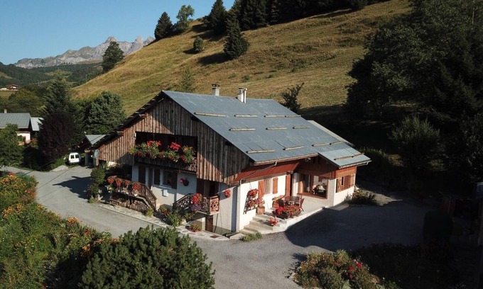 Ugine House | ANCOLIE JOLY - UGINE
