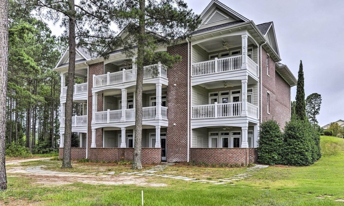 Spring Lake Condo | Anderson Creek Resort Condo on Golf Course w/Pool