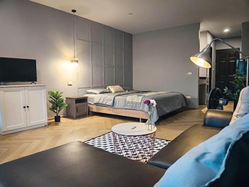 Khlong Tan Nuea Apartment | AndStay