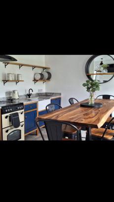 Newry House | Andy's Cottages at the Well