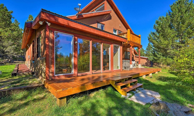 Angel Fire House | Angel Fire Mountain Cabin w/Hot Tub & Sauna!