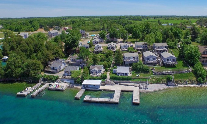 Cape Vincent Resort | Angel Rock Waterfront Cottages