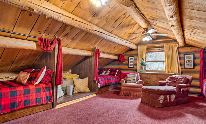 Green Mountain House | Angela's Garden and Cabin 1