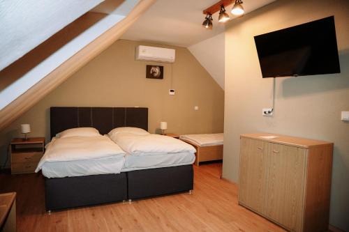 Kelsterbach House | Angelis Pension Frankfurt Airport