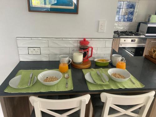 Turangi Bed & Breakfast | Anglers Adventure Paradise Cabin BNB Wifi Parking