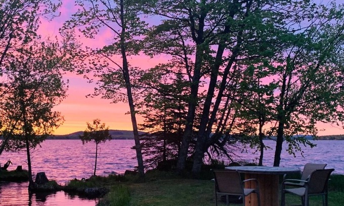 Merriweather House | Anglers Cove 4 Bedroom 3 Bath 333’ Frontage Lake Gogebic All Sports 4 Season